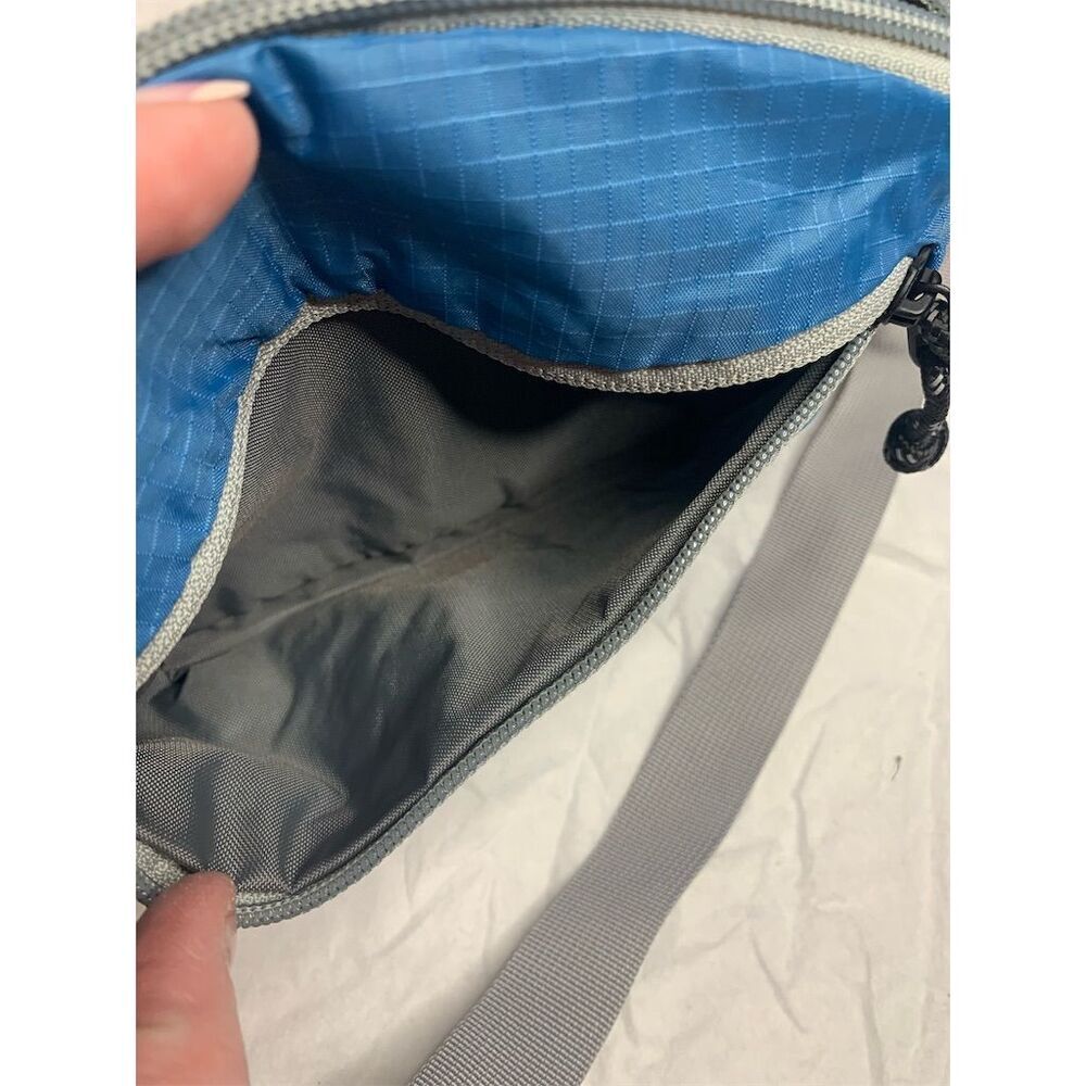 L.L. Bean Unisex Blue Stowaway Waist Pack Everyday Bag - Picture 3 of 6